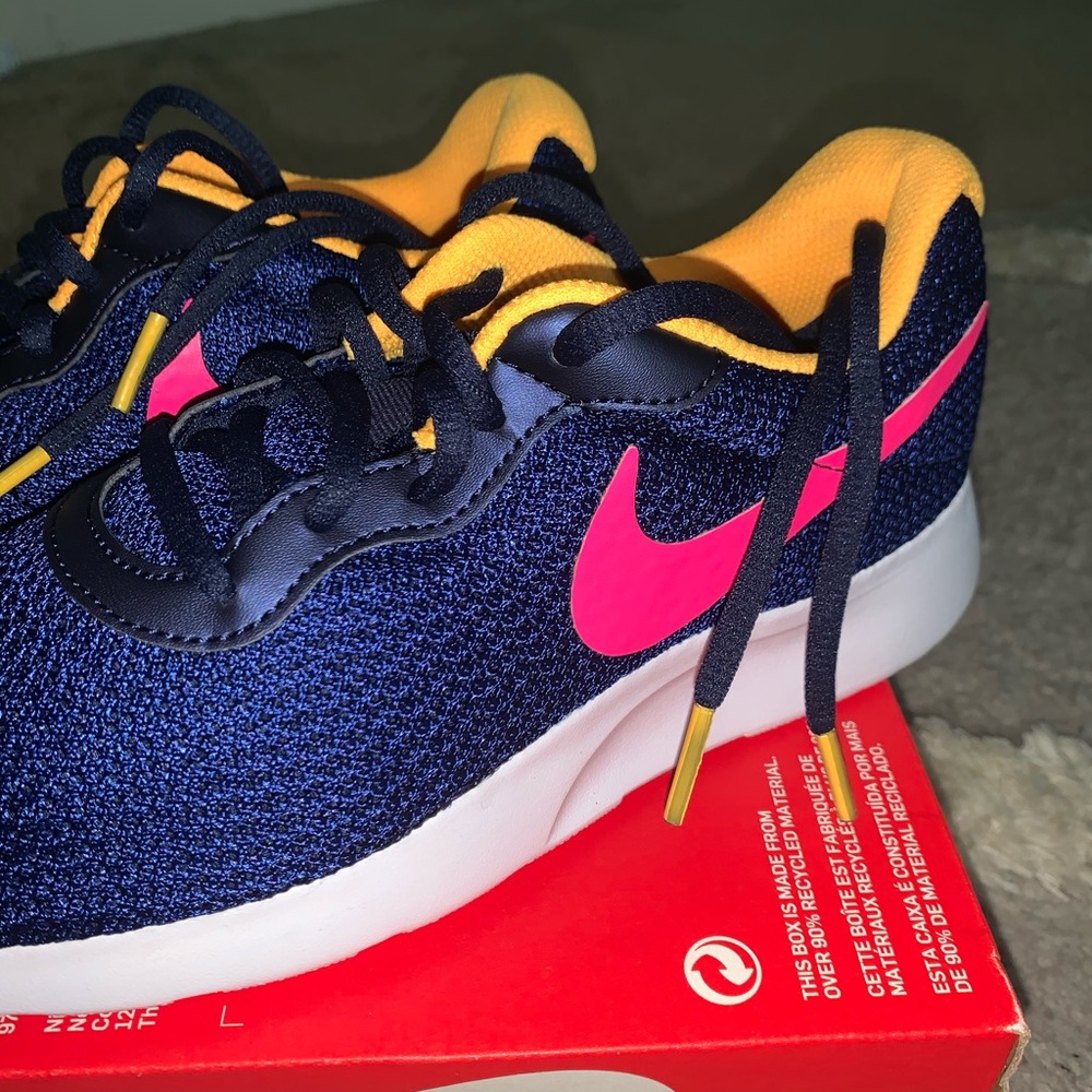 Nike Women Shoes